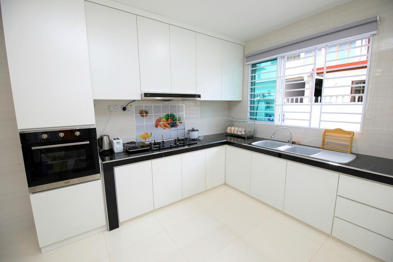 722 Homestay Kuching Bagian luar foto