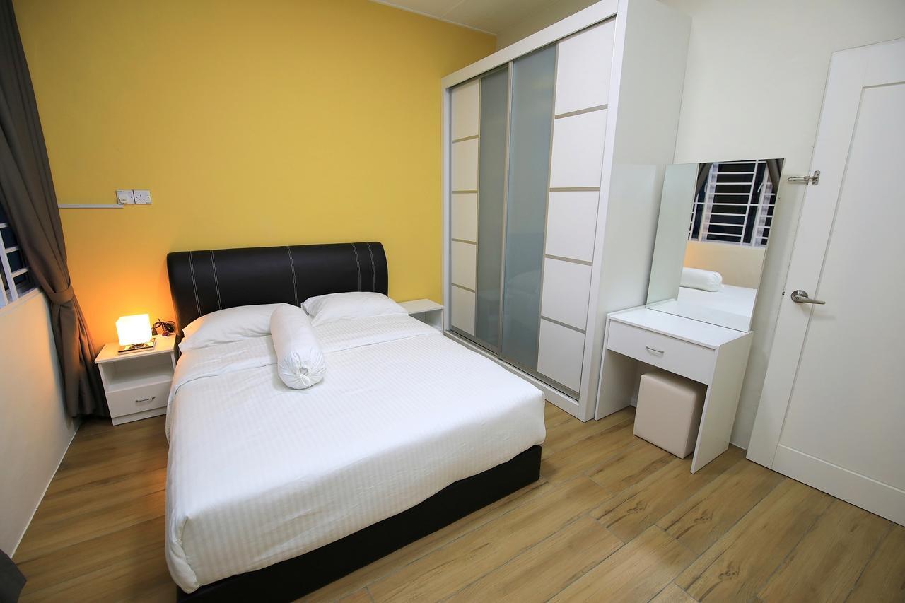 722 Homestay Kuching Bagian luar foto
