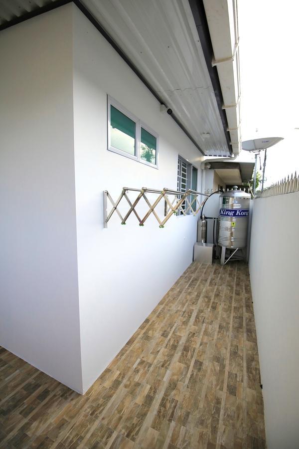 722 Homestay Kuching Bagian luar foto