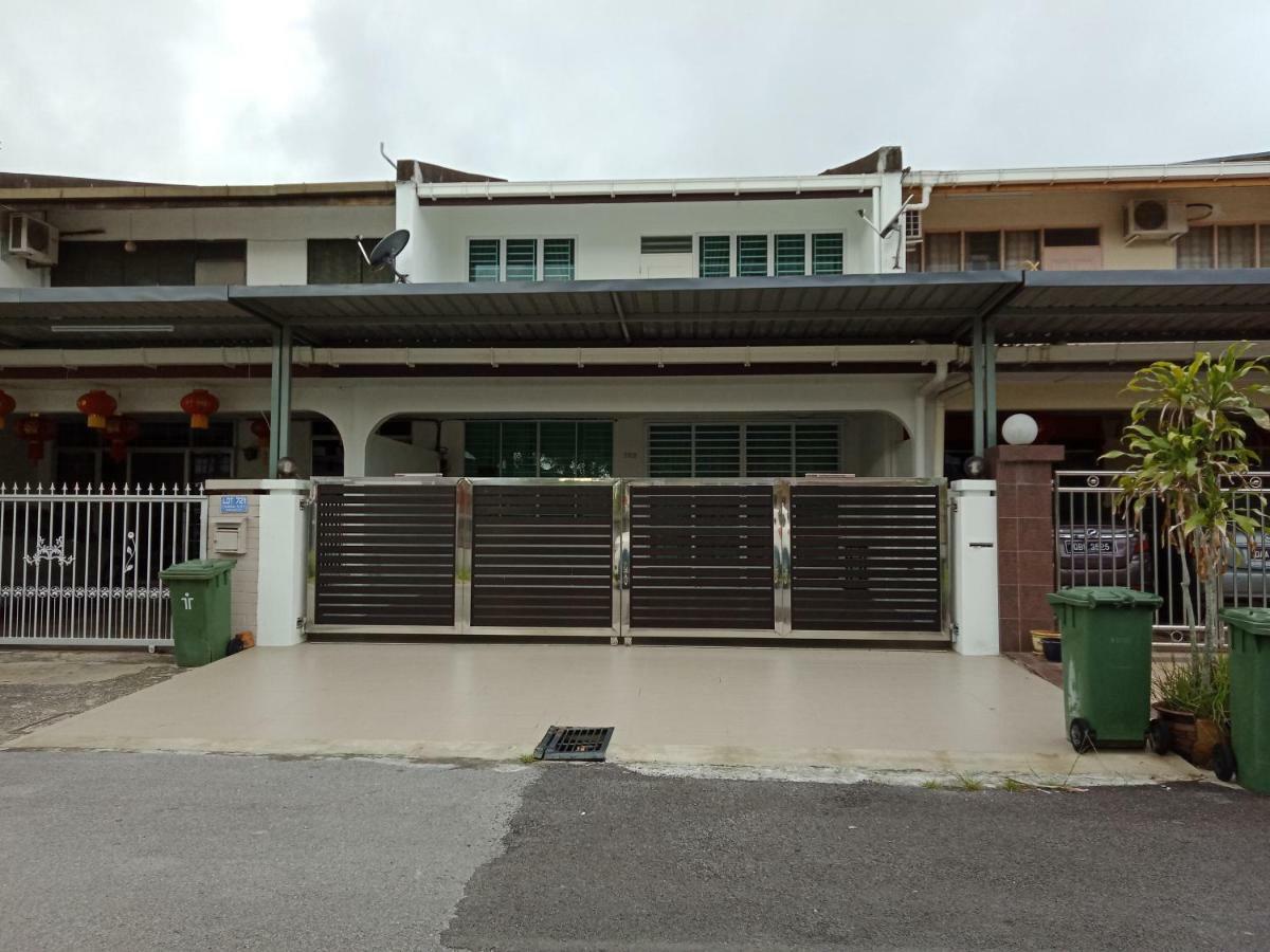 722 Homestay Kuching Bagian luar foto